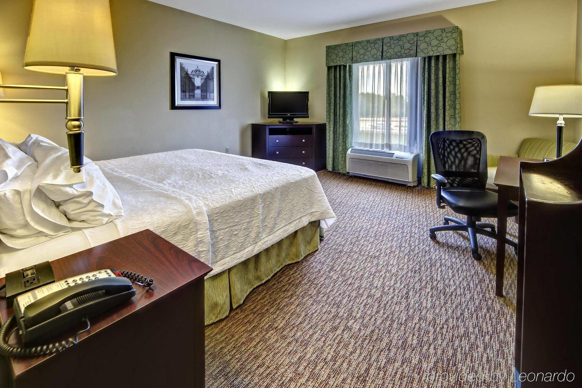 Hampton Inn Crossville Exterior foto